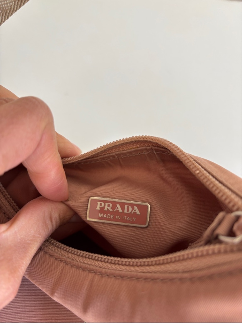 100% Authentic Prada Dusty Rose Nylon Shoulder Bag with Cream Strap - Picture 7 of 16